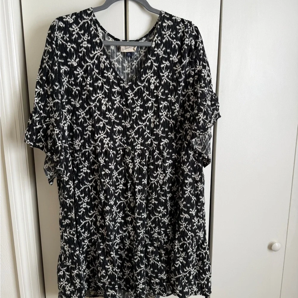 Universal Thread Patterned Flowy Mini Dress - Picture 1 of 6